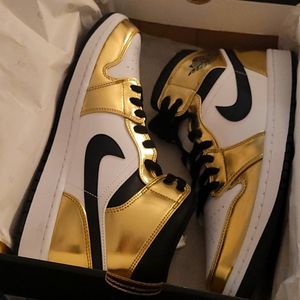 Jordan 1 Mid SE
